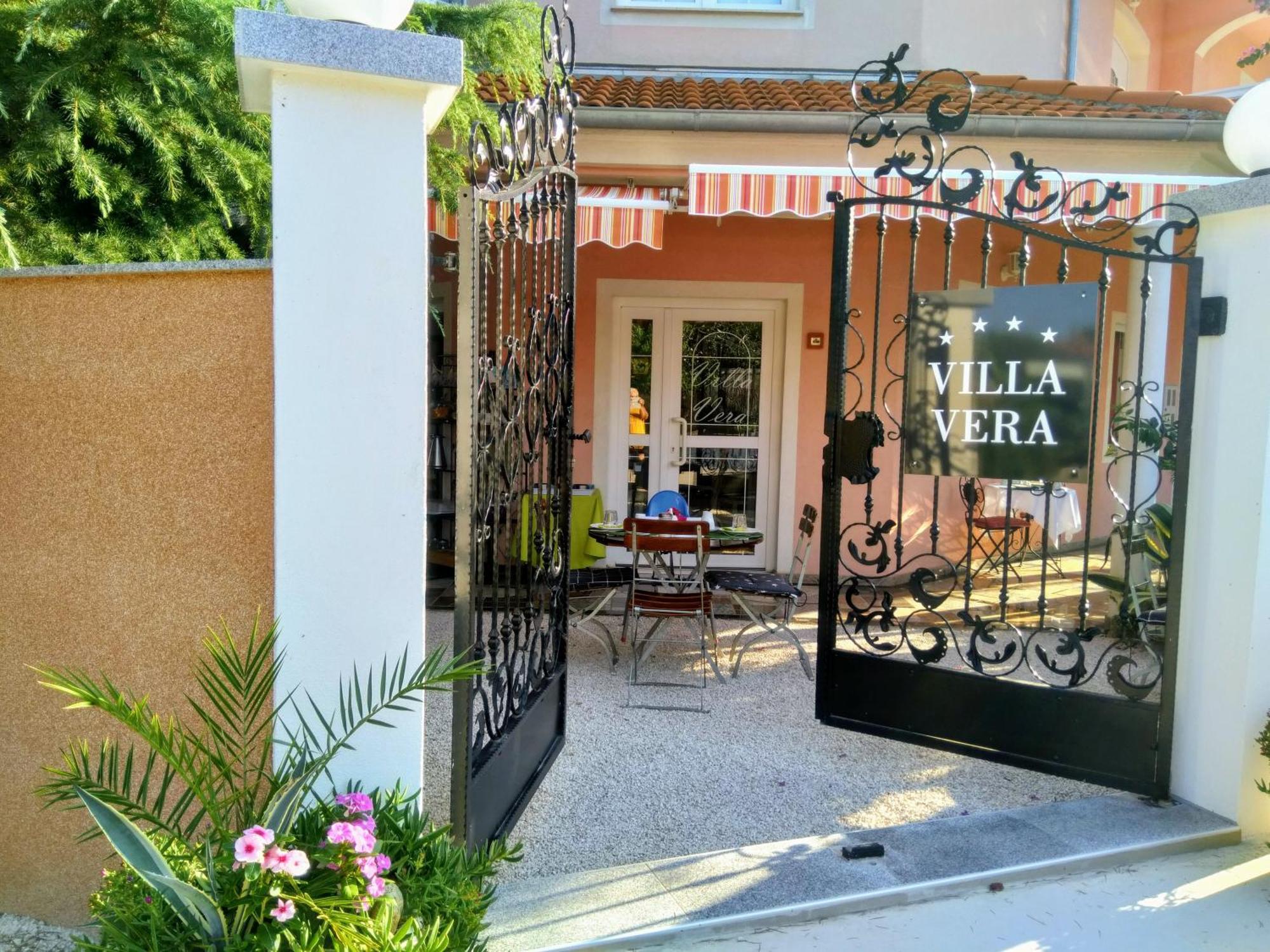Hotel Villa Vera 2 Fažana Zewnętrze zdjęcie